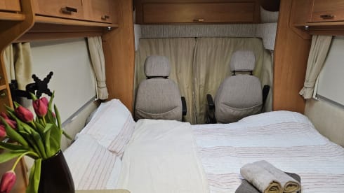 FARAH – 2 berth Peugeot bus from 2009