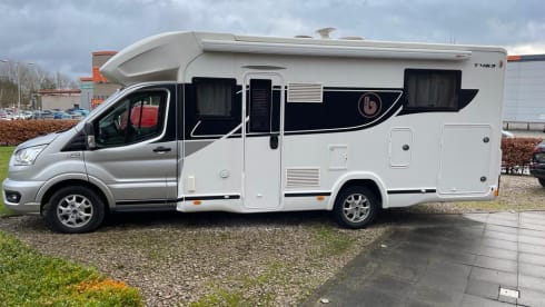 4 berth Benimar semi-integrated from 2021
