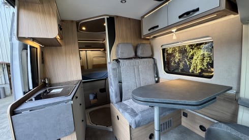 Van Voyage – Gloednieuwe Possl 2Win R met hefdak(2026) compacte luxe met grote badkamer