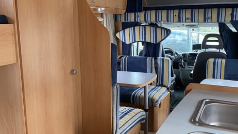 Op stap met de Baron! – Spacious 6-person family camper