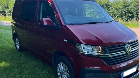 Roxanne – 4 berth Volkswagen campervan from 2020