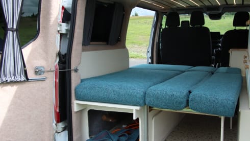 Freddy the Campervan – Freddy the Campervan – Cosy Quirky Van for Two Near Glasgow
