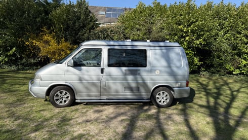 Zilverstar – 4p Volkswagen campervan uit 2002