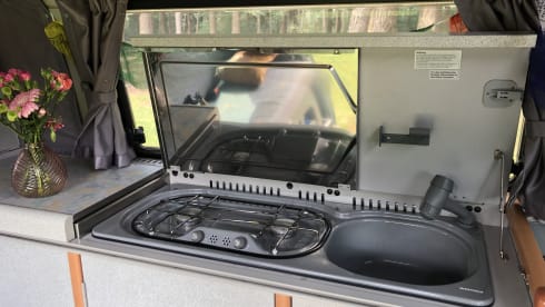 Bussie – 4p Volkswagen bus from 1996