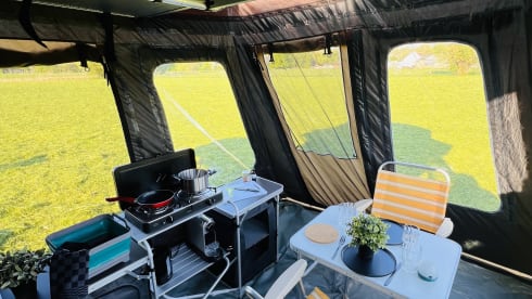 The VANtastic V – 4p Mercedes-Benz rooftop from 2019