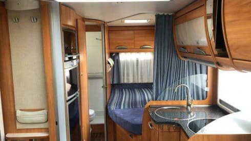 Tramp – Comfortable travel adventure for 2 people