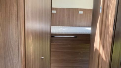 Burstner Argos – Burstner Argos 6-p Alcove + bunk bed incl. complete inventory !!