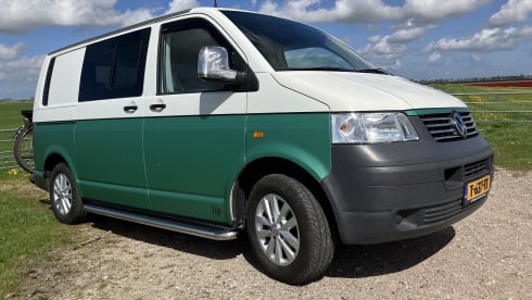 Experience adventures with Jip! 2p VW camper bus