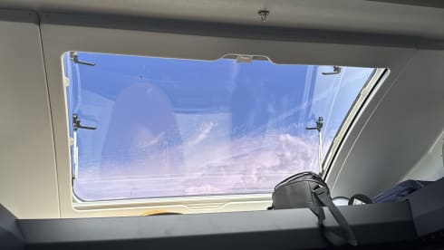 TRAVEL’KEES 🚍 ‘🧳 De Ruimste en slimste camper in deze intergraal klasse   – Novità in affitto! Chauson 670 praticamente nuova! 