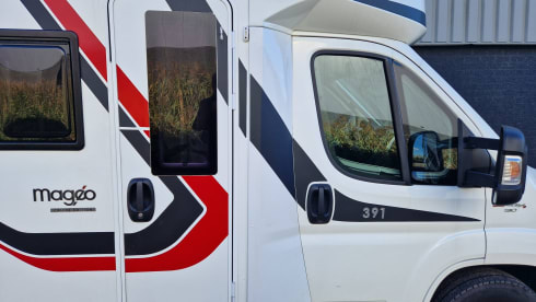 Holiday Hopper – 4p Challenger integrated uit 2018