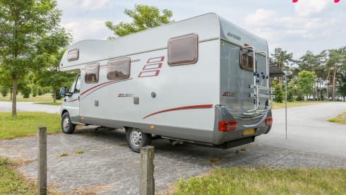 Alcôve Hymer 4 personnes de 2006