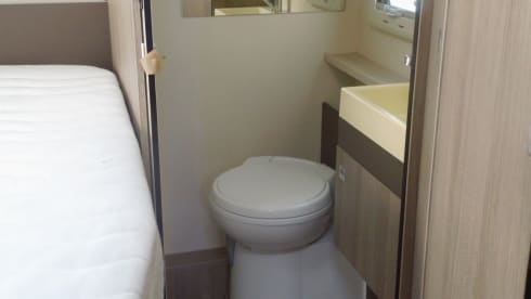 genesis – 4p Challenger integrated uit 2016