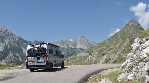 Freddy – Possl  Camperbus met Hefdak 4p