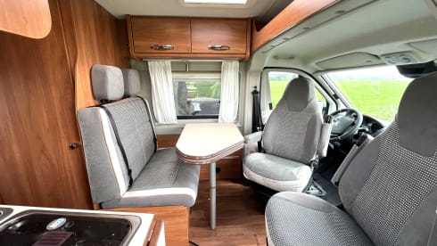 Scout – Globecar; Tough 2 person Citroen Jumper from 2022