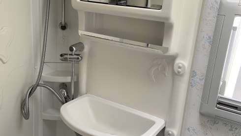 The Family Fun-Mobile – Camper completamente fuori rete / Famiglia 6 posti letto [3 zone notte separate,