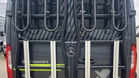 Hymer CrossOver avec toit relevable 4p. 