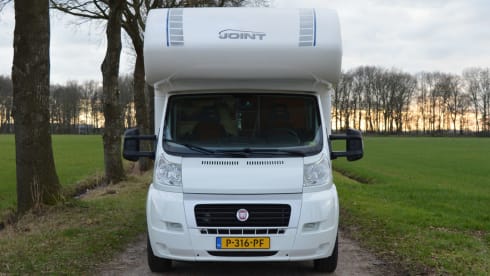 Beautiful complete and very neat 6-person camper (Fiat Ducato Joint S)
