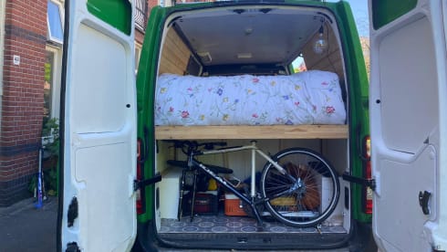 Kermit – On an adventure with our fantastic Kermit the bus camper!