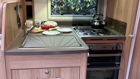 Matilda – Beautiful 4 berth 4 belt Bailey Approach 745 SE 