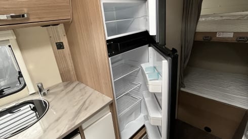Lousje – Carado 3 4 or 6 person automatic 
