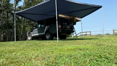 The Brick  – Volvo station Polar 245 roof tent incl complete camping equipment