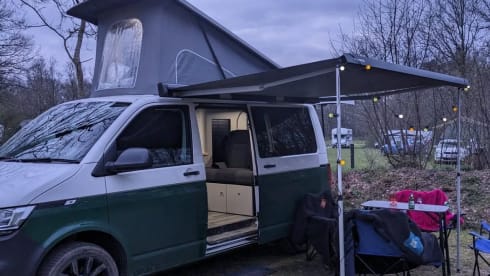 Vanziet – Custom Converted 4 Berth T6 - perfect for your next adventure 