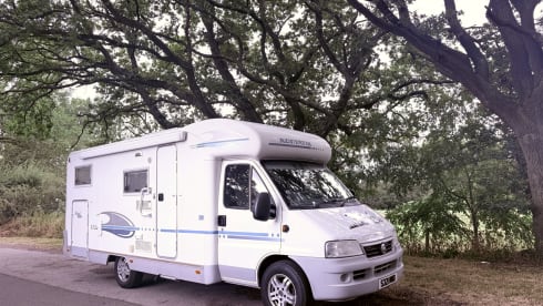 Coral  – Warm & Gezellig Coral - Fiat Adria met 4 slaapplaatsen 