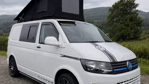 4berth new camper  – Hamish, de VW camper met 4 slaapplaatsen! Verzekering inbegrepen in de prijs!