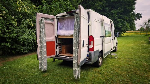 O!vanLife – Tasteful campervan conversion for those seeking peace and quiet