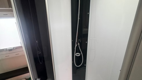 Cleo&Cezar – 7 berth Chausson Flash C656 semi-integrated from 2019