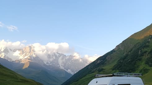 2p Mercedes Sprinter cozy campervan 