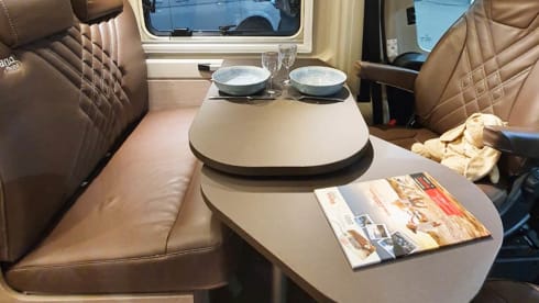 Full option 4p POP-UP Bus camper