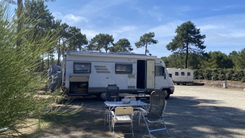 Camper2Go – 5p Hymer Integral from 1997, possibly with bicycles