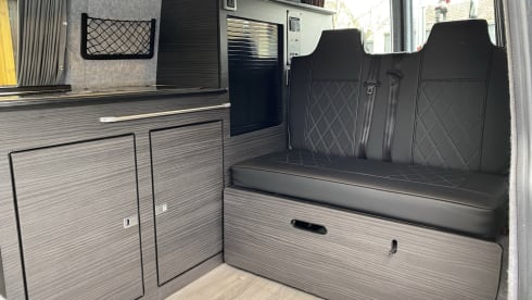 Rolo – T5 VW (2010), Black High Top (LWB)