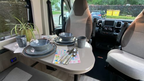 Ken en Oksana's Benivan 160 Stormline  – 2p autobus Benimar Benivan 160 Stormline del 2026