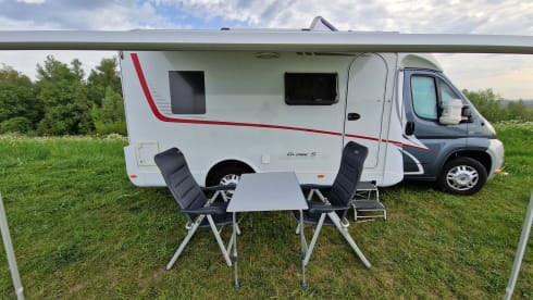 Smart & strong! 131hp - 2p - MaxxFan - CarPlay - Solar panel