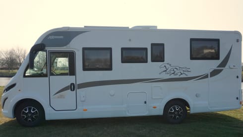 4p McLouis Yearling integrated uit 2021