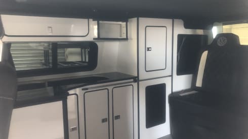 T32 r – Transporter l w b pop top with bed 