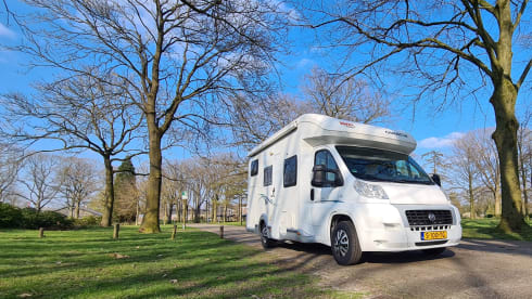 Rolling! – Wonderful, compact and spacious camper for 2-4 people