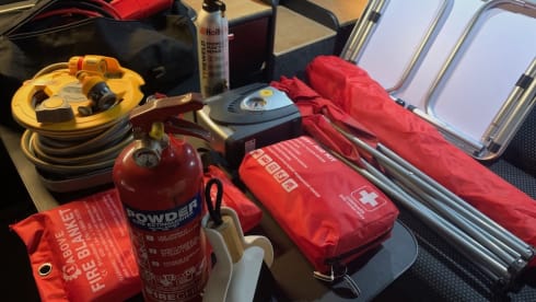 "Thermos" – VW T4 del 2002 con 2 posti letto - a 3 miglia dall'aeroporto di Inverness - *assicurazione inclusa*