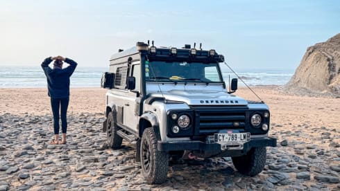 Silver Bullet Defender – 2p Land Rover bus from 2012