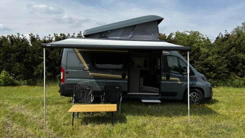 MOBILHOMIE – Campervan Burstner automatic met popup dak (4 slaapplaatsen)