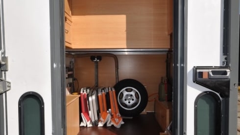 Type 7 – Unique, tough, spacious bus camper