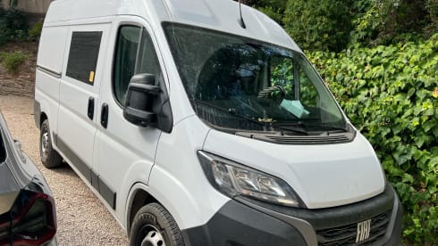 Roxy – 2p Fiat bus uit 2023