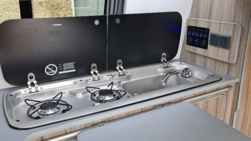 silver lady – VW TRANSPORTER SWB CAMPERVAN 4 LIEGEPLÄTZE