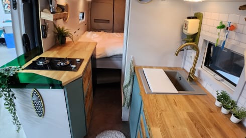 Boots – 2p Mercedes-Benz bus from 2014