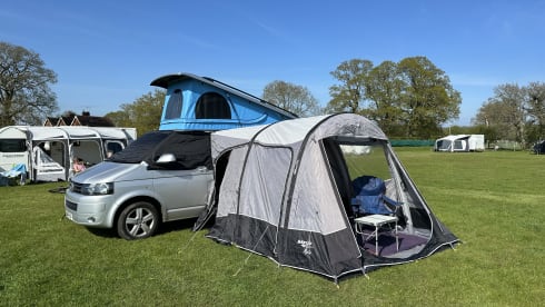 Iona – LWB 4 Berth VW Transporter with 'king size' bed & pop top