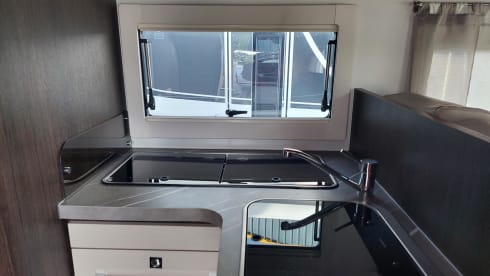 Benimar Cocoon 463 – 4p Benimar semi-integrated uit 2022