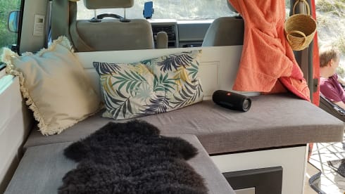 2p Volkswagen campervan uit 2002