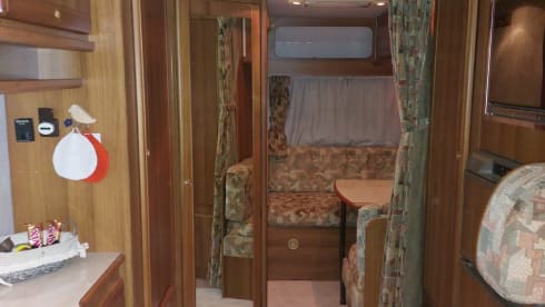 EvEn – Comfortable camper with 7 travel places and 7 sleeping places,